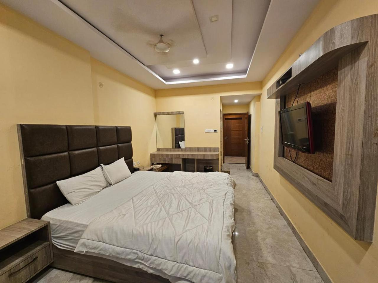 Hotel Aditya Inn Varanasi Eksteriør billede